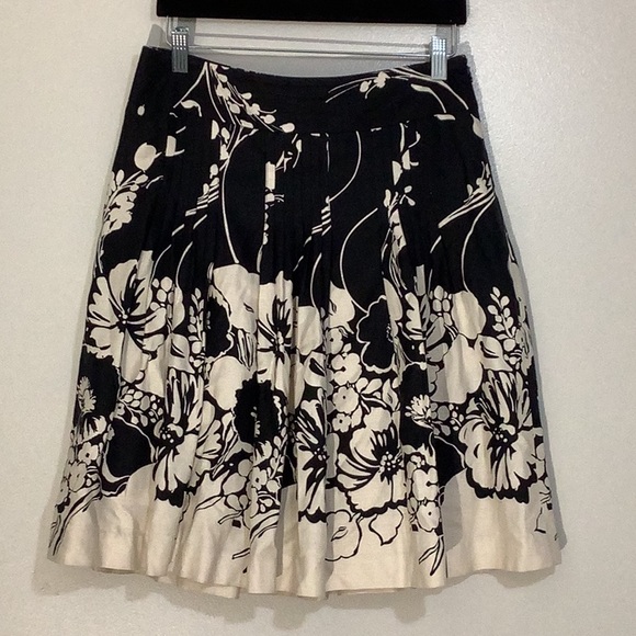 Ann Taylor Petites Black And White Skirt - Picture 2 of 7